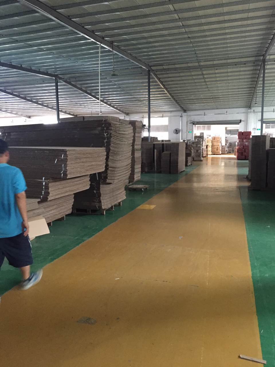 珠海纸箱厂教您如何延长纸箱的寿命